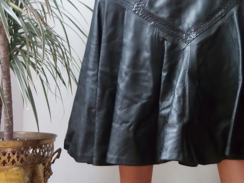 Vintage black leather skirt / 80's leather midi skirt / High waist real leather skirt with trumpet hem / Tulip mermaid fit leather skirt image 5