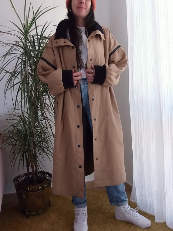 Guy Laroche vintage camel trench coat with wool li