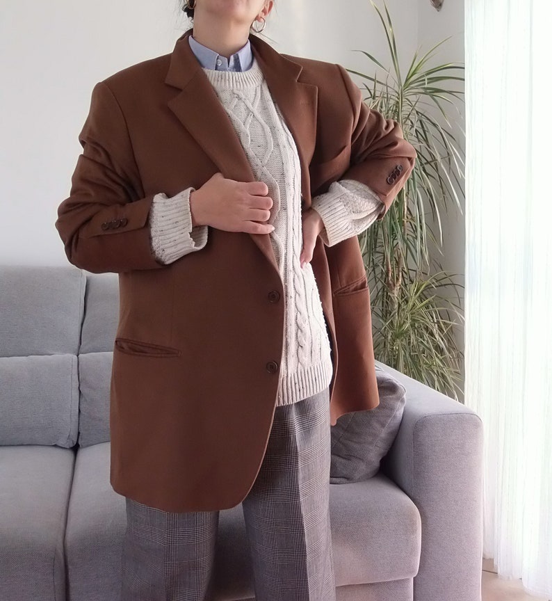 blazer camel classique en cachemire et laine vintage / veste manteau marron essentiel des années 90 image 10