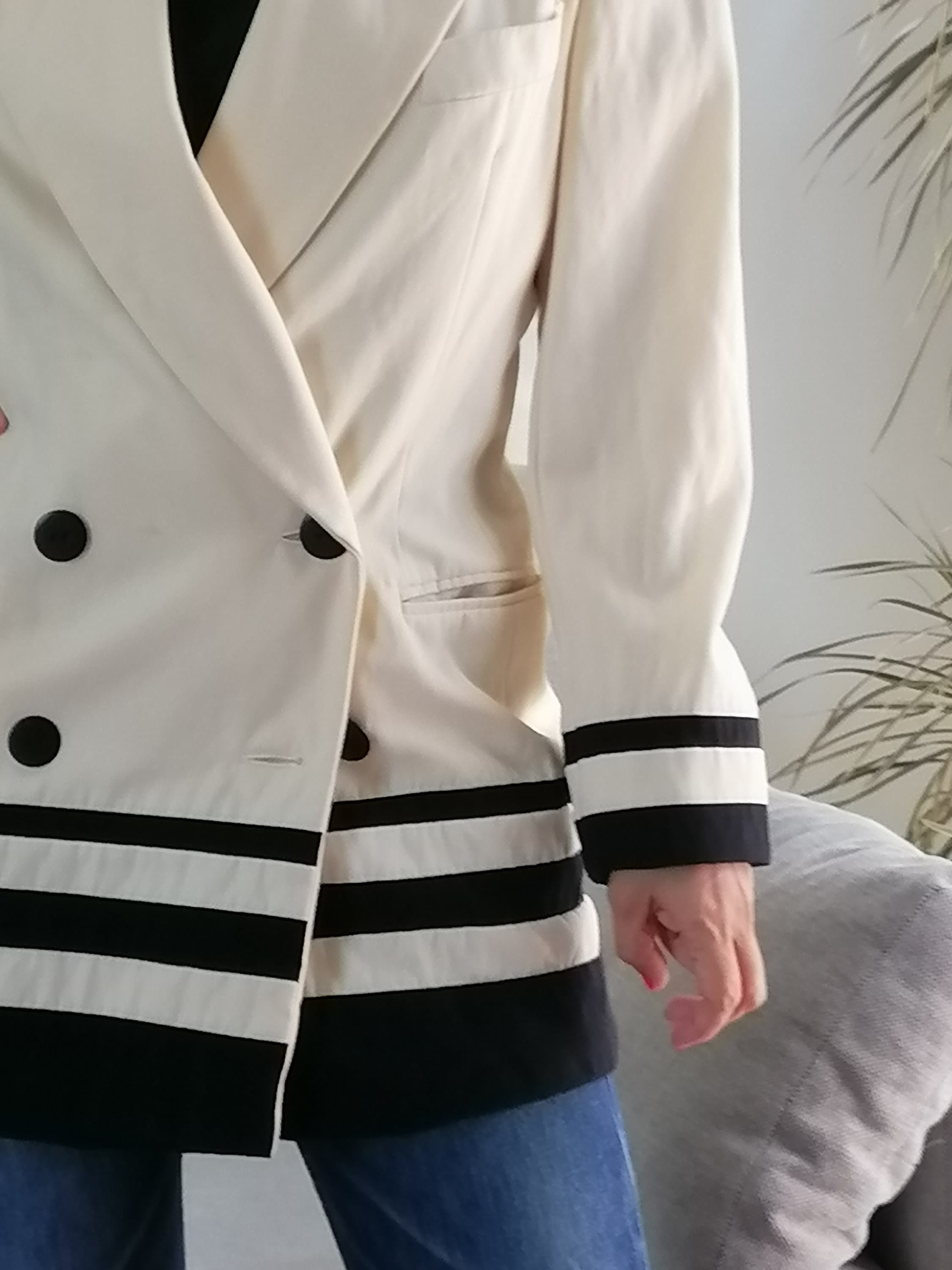 Vintage ESCADA 100% New Wool Blazer / 80
