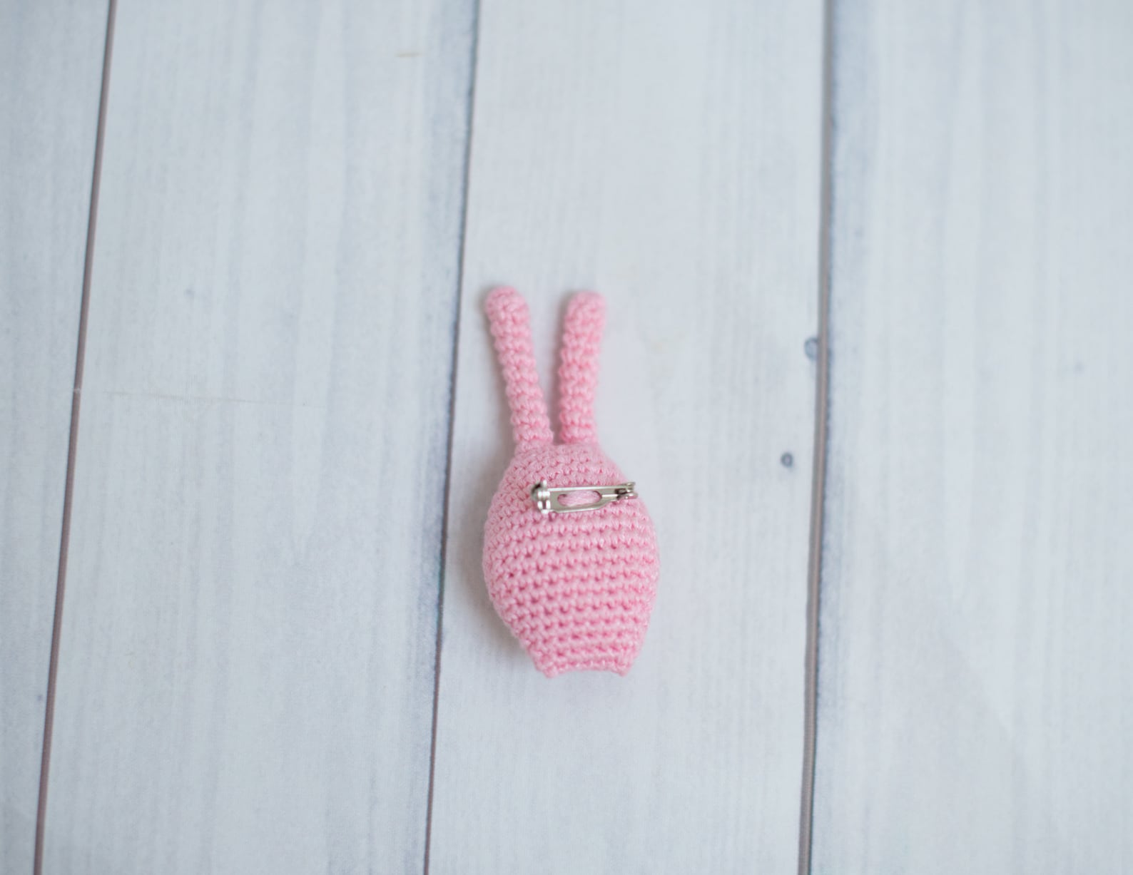 Crochet bunny pin pink miniature. Crochet rabbit small brooch. | Etsy