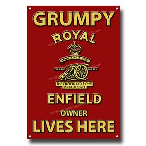 "Das Metallschild ""Grumpy Royal Enfield Besitzer lebt hier ist 21 cm x 20 cm breit."