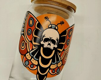 Lata de café helado con calavera de polilla de la muerte, regalo gótico de brujería y ocultismo, artículos de bebida góticos, lata de cerveza, decoración de tatuajes flash, esqueletos de calaveras.