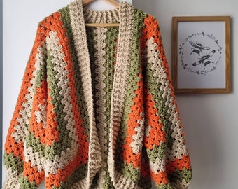 Modello cardigan esagonale della nonna all'uncinetto