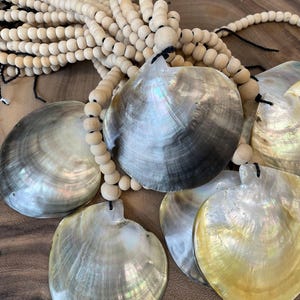NATURAL SHELL NECKLACE, Abalone Shell Necklace, Mother of Pearl Necklace, South Pacific Shell Jewelry, Vintage Shell Necklace, Genuine Shell