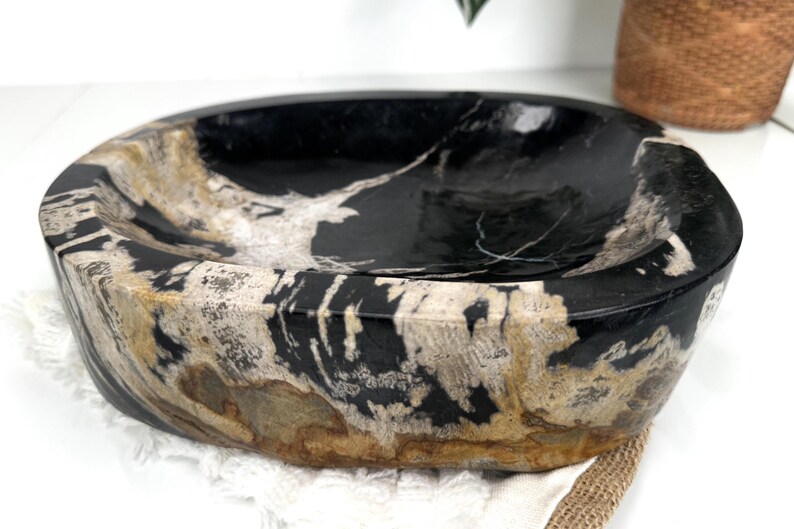 NATURAL SOAP DISH, Fossil Wood Slab, Petrified Wood Plate, Round Stone