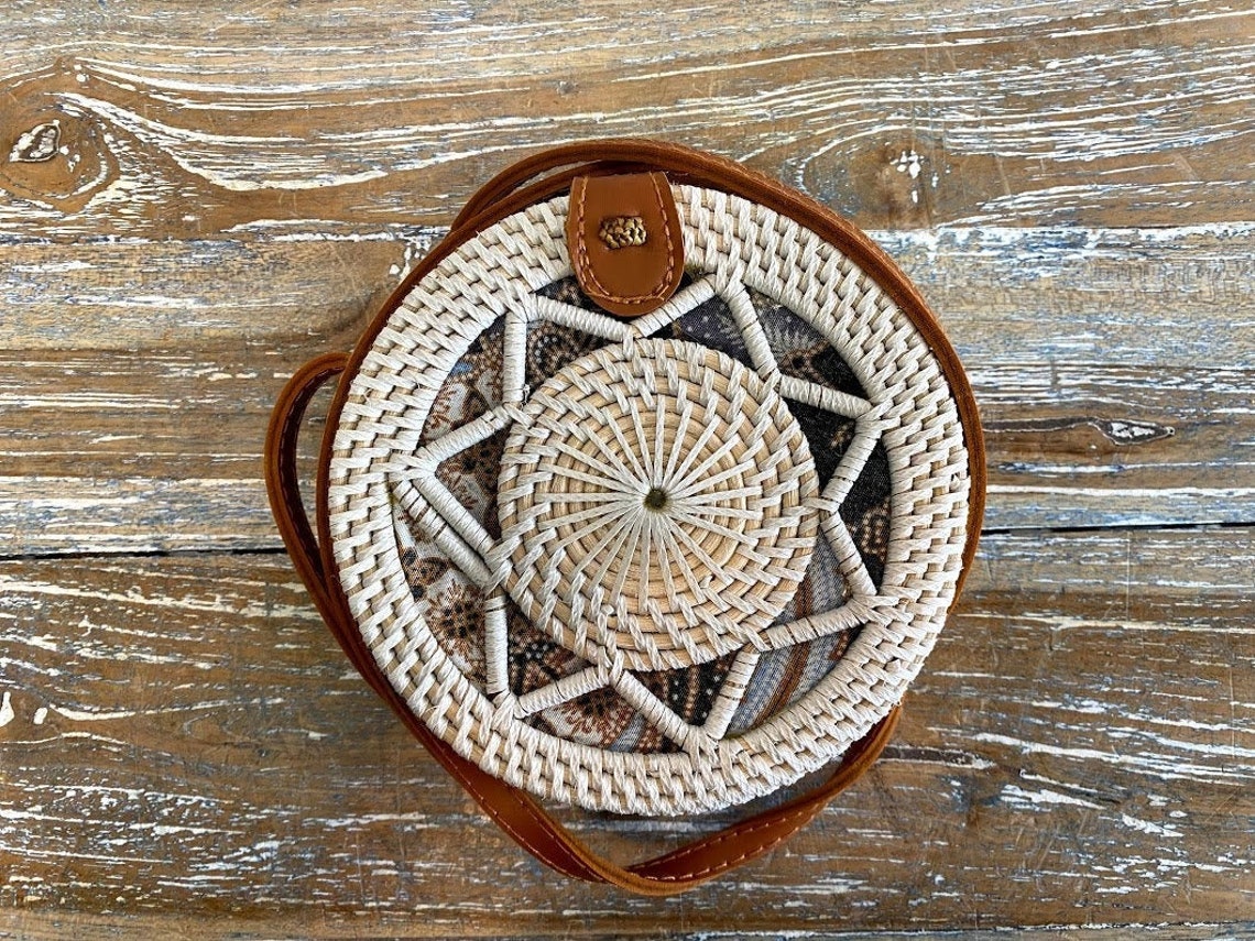 ROUND RATTAN BAG Handwoven Boho Chic Crossbody Bag Round