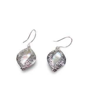 STERLING SILVER EARRINGS, Tropical Boho Earrings, Mother of pearl earrings, Silver Shell Earring, Dangle Earring, Sterling Silver Earring