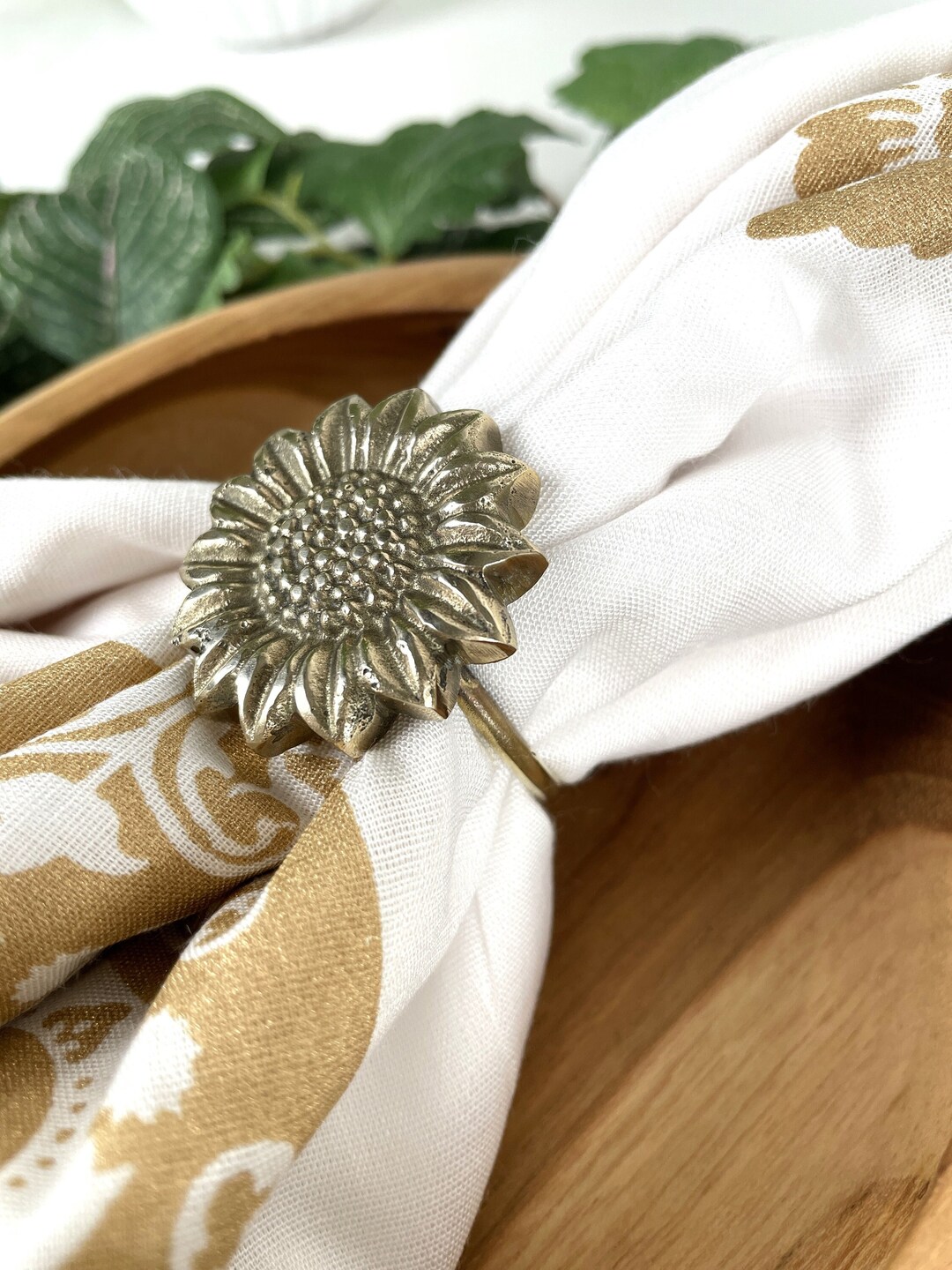 SUNFLOWER NAPKIN RINGS, Brass Napkin Rings, Flower Napkin Ring, Napkin ...