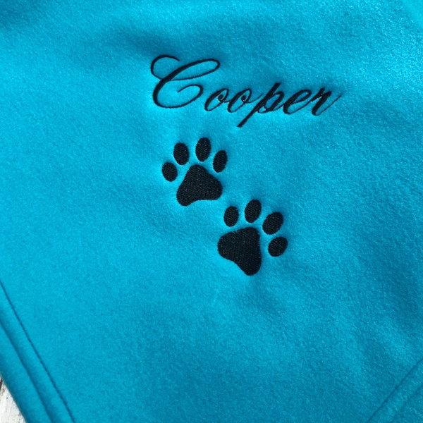 Personalized dog blanket, Custom Pet blanket. Embroidered Dog name, Fleece blanket. Dog gift.