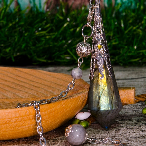 Pendule de cristal de Labradorite, collier poli de pierre de gemme, équilibrage d’énergie de dowsing de guérison, pendule noir, pendentif, reiki, chakra,