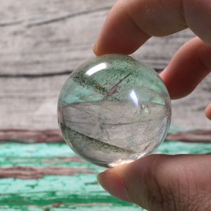 Clear Green Phantom Quartz Crystal Sphere,Green Speckled Circle,Minerals in Crystal Ball,Healing,Divination Crystal,Meditation,Diameter 38mm