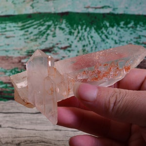 Few Rainbow Natural Lemurian Crystals, Lemurian Crystal Wand,Lemurian Quartz Points,Lemurian Crystal Cluster 128g,102*27*37mm