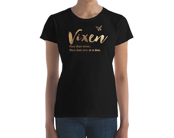 Vixen-T-shirt, grappig sexy dames-T-shirt met korte mouwen, tekst in goud. Cadeau voor hotwife, uniek cadeau voor een feeks, cadeau voor vrouw.