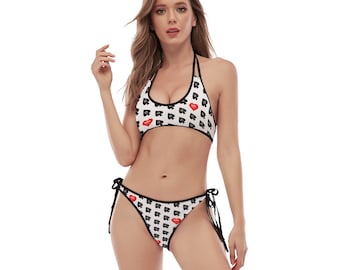 Zestaw bikini Queen of Spades BBC Lover Hotwife z motywem QOS w kolorze czarnym BBC Lover w czerwonym serduszku na białym tle W pełni personalizowany pod względem tekstu i koloru.