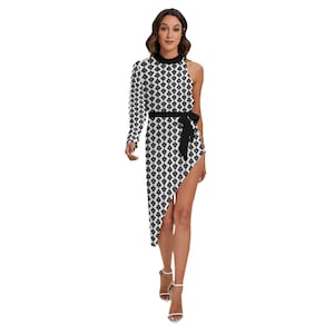 Hot Wife QOS Side Cutout Dress in Weiß - Pik Dame Design. Farbe und Text vollständig personalisierbar