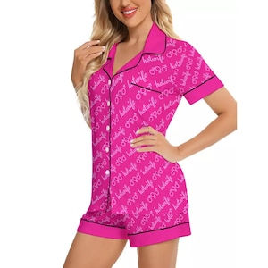 Romantisches Pyjama-Set aus Seide mit kurzen Ärmeln, Hot Wife MFM Design auf rosa, ideales Geschenk für eine Hot Wife oder Füchslein, total personalisierbar