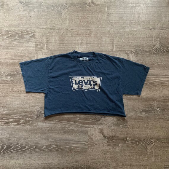 t shirt levis crop top
