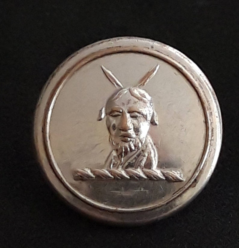 27mm /& 16mm Silver Plate by Broughton of London Image is John the Baptist A Rare set of Silver Plate Livery Button to the Hilton Family