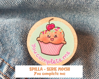 You complete me – Een zoete houten chibi broche om je favoriete spijkerjasje te versieren!