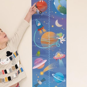 Metro crescita SPAZIO telato, decorazione camera bambini e nursery, illustrazione spazio, stampa, regalo nascita, disegno pianeti