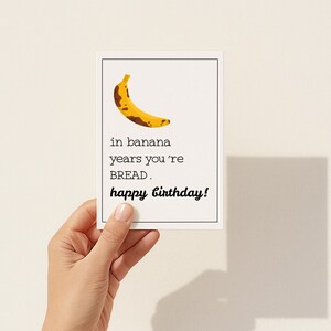 Jolie carte d'anniversaire à imprimer, carte d'anniversaire drôle, vous êtes vieux, carte d'anniversaire bâillon, cartes banane, cartes drôles, carte d'anniversaire maman