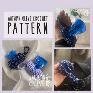 Op de afbeelding: Afbeelding van een haakpatroon voor een hondenpoepzakhouder. Het ontwerp omvat kleine, gehaakte zakjes in blauw en paars, met een lus voor bevestiging aan de riem. De tekst "Autumn Olive Crochet Pattern" is zichtbaar.