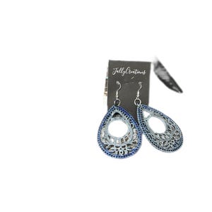 Teardrop wood earrings