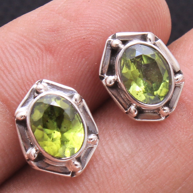 ae3537 925 Sterling Silver Handmade Designer Stud Earrings Amazing Faceted Peridot Oval Shape Gemstone Charm Stud Earring