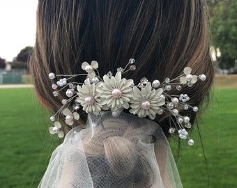 Superbe Floral Bridal Hair Piece Comb