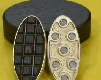 WoodCore – Brass Oval Fidget Slider with Sculpted Wood Inlay, Bog Oak Gift Box.