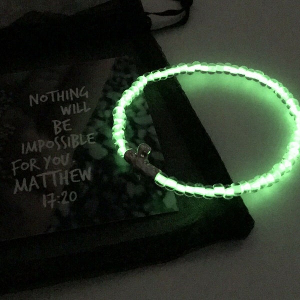 Hammered Metal Cross Glow In The Dark Stretch Bracelet Gift Set 6/0 Glass Seed Beads w/Jewelry Bag & Scripture Card -OP