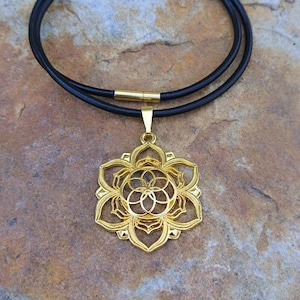 Collar flor de la vida
