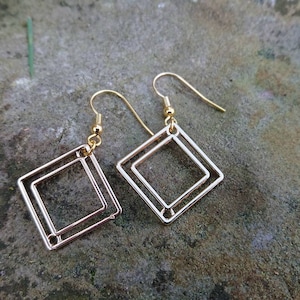 Earrings geometric in gold