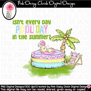 Può includere: Un'illustrazione digitale di un unicorno e un drago che si godono una giornata in piscina in estate. L'unicorno galleggia in una piscina gonfiabile rosa e blu con un galleggiante a forma di fenicottero. Il drago è seduto su una sedia a sdraio con una palma sullo sfondo. Il testo "Isn't every day POOL DAY in the summer?" è scritto in lettere colorate nella parte superiore dell'immagine.