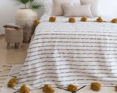 Moroccan Pom pom Blanket, Pom poms, Moroccan Throw Blanket, Boho Blanket, Moroccan Pompom Throw Blanket, Berber Blanket, Handwoven Blanket