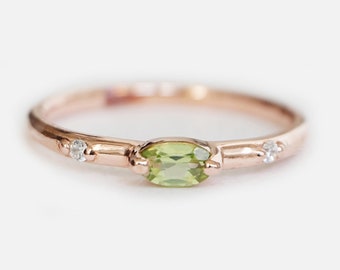 Anello in oro rosa 14k con peridoto e diamanti, anello minimalista e delicato con pietra preziosa, gioiello con pietra portafortuna di agosto, anello impilabile, regalo fatto a mano per lei
