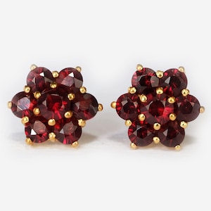 flower garnet earrings, garnet earrings, garnet stud earrings, garnet earrings for women, 14k garnet earrings, red garnet earrings, garnet