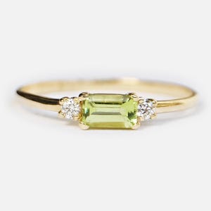 14k Gold Peridot Baguette Ring, August Birthstone, Slim Stacking Ring, Delicate Green Gemstone Jewelry, Dainty Peridot Ring, Gift For Her