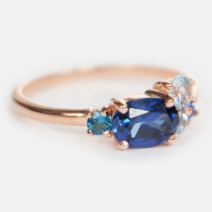 blauwe saffier verlovingsring, saffier cluster ring, 14k gouden trouwring, unieke verloving, blauwe saffier cluster ring, multi stenen ring afbeelding 4