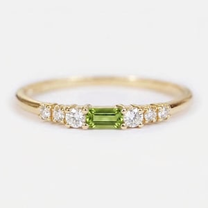 14K roséguld smaragdslipad peridot diamantring, Augusti födelsesten, eleganta minimalistiska stapelbara smycken