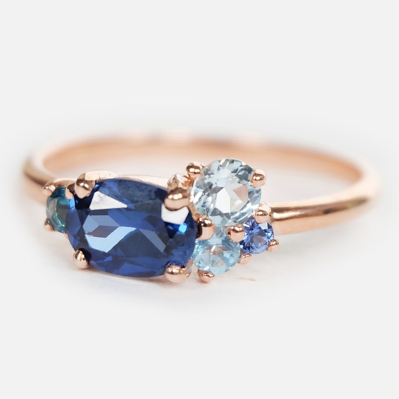 blauwe saffier verlovingsring, saffier cluster ring, 14k gouden trouwring, unieke verloving, blauwe saffier cluster ring, multi stenen ring afbeelding 3