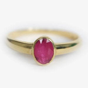 Oval Ruby Ring, 14k Yellow Gold Bezel Ring, July Birthstone Ring, Natural Ruby Solitaire Ring, Dainty Ruby Gold Ring for Her