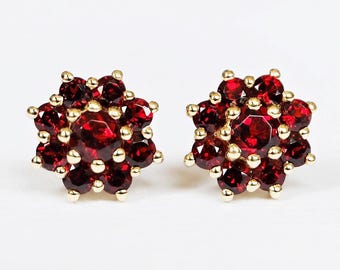 garnet earrings, stud earrings, garnet stud, january birthstone, january earrings, birthstone studs, mom earrings, earrings for mom, garnet
