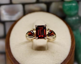 Gold Garnet Ring