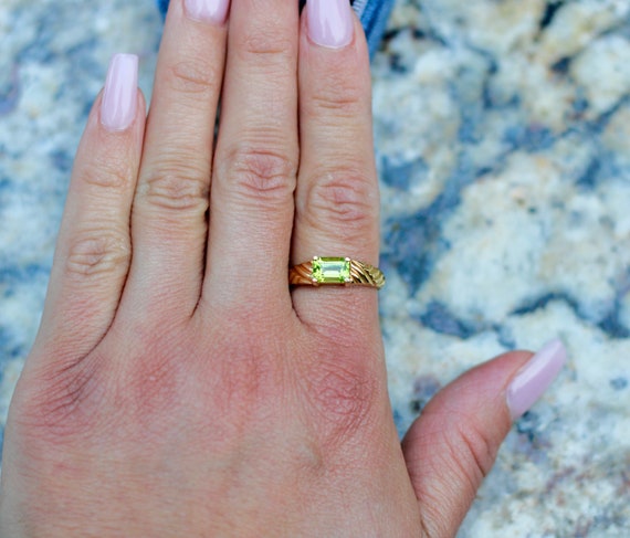 Peridot Gold Ring - image 3