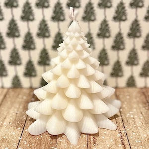 Christmas Tree Pine Candle – Customizable Color & Scent – 8 oz, 5 Inches Tall