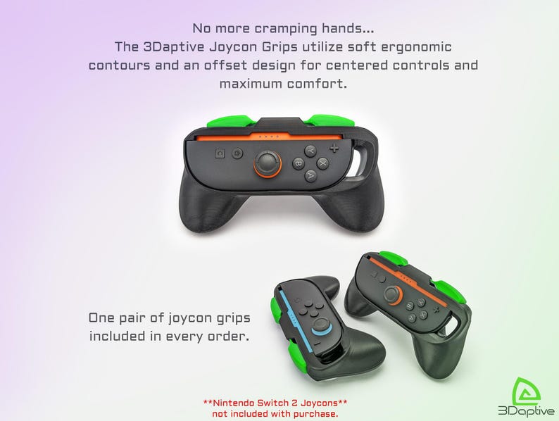Pu&ograve; includere: Impugnature Joycon 3Daptive nere con dettagli verdi e arancioni. Le impugnature hanno un design ergonomico per il comfort e comandi centralizzati. L'immagine include il testo: "Niente pi&ugrave; crampi alle mani..." e "Una coppia di impugnature joycon inclusa".