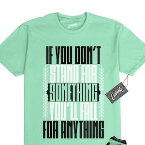 T-Shirt Abbinata A Sneaker AJ 1 High Green Glow – Modello Trust No One Friday – Unisex
