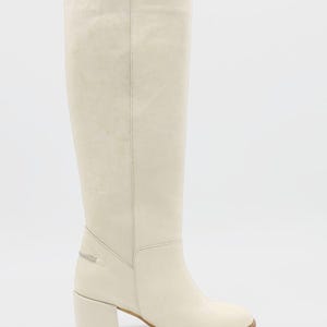 Cleo knee-high block heel boots in off-white leather women&#39;s shoes